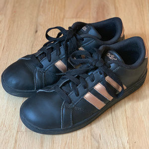 Adidas Baseline Sneaker - Black/Rose Gold - Size 3